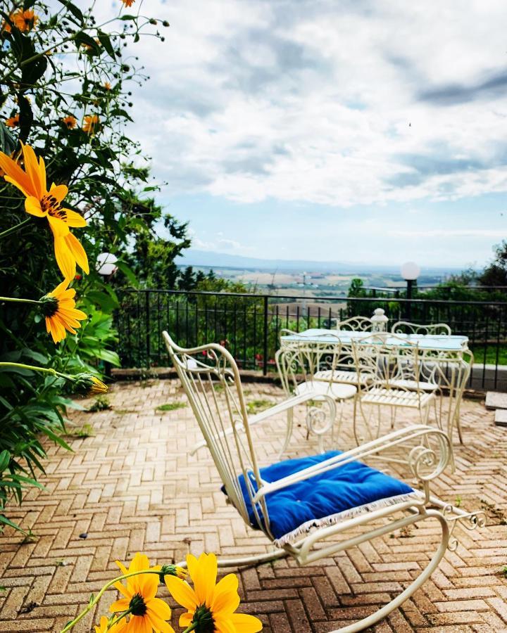 Casa Cerboneschi Bed & Breakfast Казале Маритимо Екстериор снимка